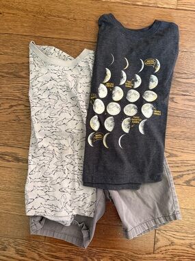 Cat & Jack Boys Gray and Charcoal Moon & Shark Matching Sets